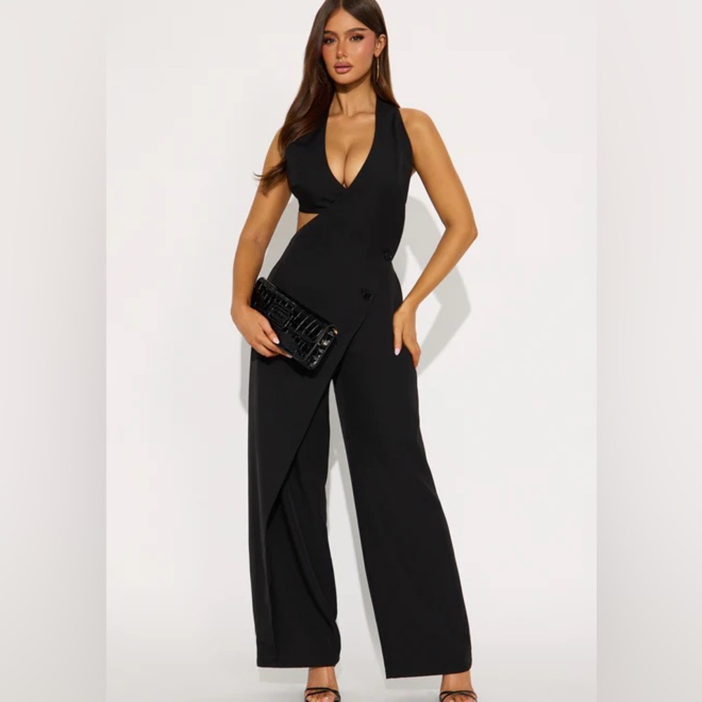 Clarissa Asymmetrical Elegant Halter Jumpsuit NEW 🏷️